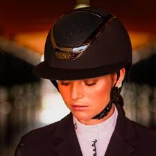 Helmets That Wow: A Stylish Woman's Guide to Riding Safety