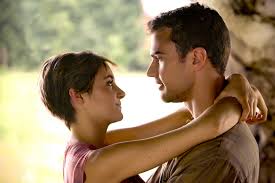 Jun 09, 2021 · nancy hollander (jodie foster) und ihre assistentin (shailene woodley) kämpfen vor gericht um eine haftprüfung. Bild Zu Shailene Woodley Die Bestimmung Insurgent Bild Shailene Woodley Theo James Filmstarts De