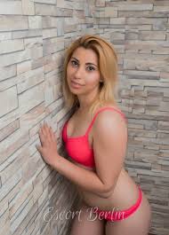 Monika - Monika - junges zartes Girl sucht Sex Bekanntschaften über  Begleitagentur Berlin - Escort Berlin