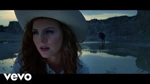 VIDEO: Lenny zpívá o rozpadu vztahu. U písně budete tančit, tvrdí