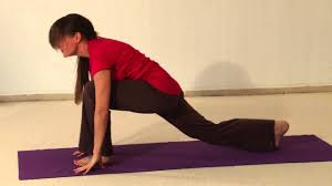 Yoga und meditation einführungsseminare finden jedes wochenende in unseren vier yoga vidya seminarhäusern statt. Yoga Sonnengruss Sehr Langsam Und Meditativ Youtube
