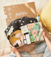 Fab fit fun ships out boxes on a seasonal basis to their members. Rcw59c1mt Epvm