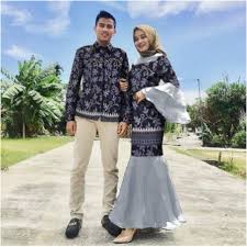 Mengenakan baju kebaya brokat dan kain batik yang sarimbit/couple dengan pasangan kamu? Baju Couple Kondangan Kekinian Butik Jateng Specialis Couple Muslim