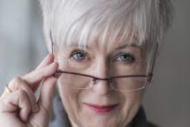 Freche kurzhaarfrisuren frauen ovale gesichter frisuren 2019. Frisuren Und Stylingtipps Fur Graue Und Weisse Haare Bildderfrau De