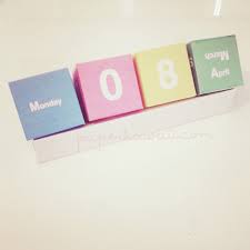 Download These Cool Free Perpetual Calendar Cubes With Base Print Them Out As They Are Or Customise The Colors Papercraft Download Paper Crafts Cube Template