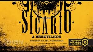Sicario (si.ˈka.ɾjo, spanish for hitman) is a 2015 american action thriller film directed by denis villeneuve, written by taylor sheridan and starring emily blunt, benicio del toro, and josh brolin. Sicario A Bergyilkos Magyar Elozetes Youtube
