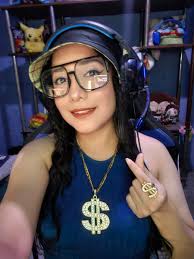 Selene Hernández ✨ (@zthefanie)