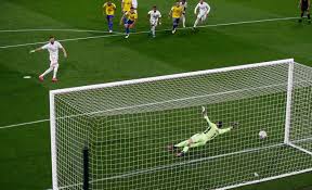 Le match nul rapporte un point. Benzema Double Sends Real Top Of La Liga