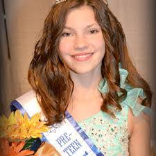 Briana Hewitt's Instagram, Twitter & Facebook