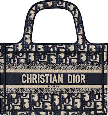 36.5 x 28 x 17.5 cm *exclusive personalization service available in a selection of boutiques. Dior Mini Tote Bag Price Off 77 Www Amarkotarim Com Tr