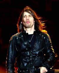 Pin On Myles Kennedy Alter Bridge Slash 3