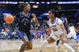 How Long Are College Basketball Games? | Securespace Self Storage
