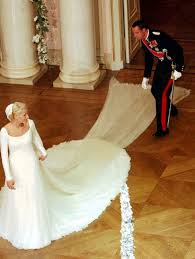 Royal Wedding Crown Prince Haakon Crown Princess Mette Marit Of Norway Beautiful Dress And Train Koninklijke Huwelijken Royalty Huwelijk