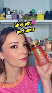 Paris Corner Ruby Avri