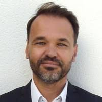 1900+ perfiles de «Tesson»