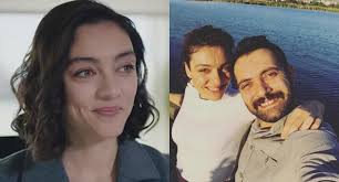 Merve dizdar, 25 haziran 1986 tarihinde i̇zmir'de dünyaya geldi. Merve Dizdar Arsivleri Magazinn Com