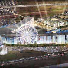For now, american dream is beckoning crowds to its nickelodeon universe amusement park and an ice skating rink built to national hockey league standards. America S Craziest Mall Will Offer Indoor Surfing Skiing Topshop Racked