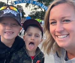 12 hours at the Fair just isn't enough! I think next year we need 2 days  and then I'd like an additional “Adult Only” day. Tried a few new foods and  made