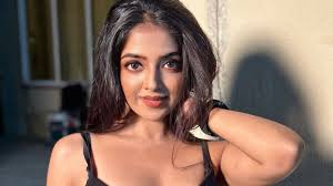 Khushi Dubey's looks in 'Aashiqana 4' is inspired from Nancy Rue novels