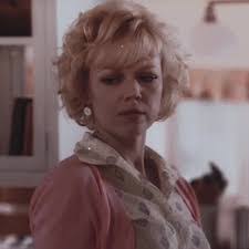 Beth Young's Instagram, Twitter & Facebook