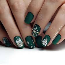 We've rounded up 35 christmas nail designs that will look gorgeous now through nye. 12 Newest Christmas Nail Art Ideas To Try Sonailicious