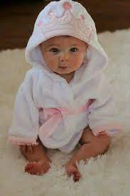 nastoyashaya princessa vsegda izyskana dazhe posle vanny cute robe with the crown on hood kiz bebek kiyafetleri kiz bebek resimleri bebek prenses