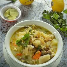 Meskipun resep sayur sop cukup banyak jika anda menggunakan daging sapi atau daging ayam, maka setelah di potong potong sesuai selera sebaiknya rebus dahulu hingga matang. Resep Cara Membuat Sup Kikil Sapi Maknyuss Gudang Share