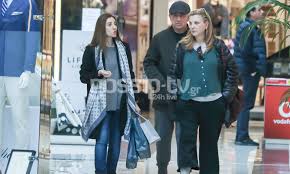 Check spelling or type a new query. Petros Filippidhs Se Xalares Stigmes Me Th Syzygo Toy Elpida Pics Gossip Tv Gr