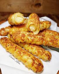 Hasilnya mewah, manis dan lembut. Resep Cheese Roll Goreng Dengan