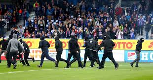 Pauli played against holstein kiel in 2 matches this season. Kiel Vs St Pauli Anpfiff Verzogerte Sich Wegen Platzsturm