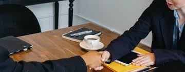 Licenciement, harcèlement au travail, heures supplémentaires non payées.les motifs de litiges entre salariés et employeurs sont nombreux et le tribunal compétent pour les régler est le conseil des prud'hommes. Litiges Salarie Employeur Prud Hommes Ce Qu Il Faut Savoir