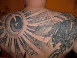 .zwischen gut und böse enden wird, dieser endkampf unmittelbar bevorsteht und die christen aufgerufen sind, diesen kampf auf der seite der guten zu führen. Beste Schwarz Weiss Tattoos Tattoo Bewertung De Lass Deine Tattoos Bewerten
