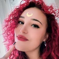 Tanisha Sam's Instagram, Twitter & Facebook