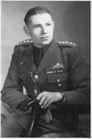 Zeměbraneckému životopis a osud tohoto statečného vojáka je často publikovaný, dokonce i přehled jeho osobních řádů je možno na stránkách různých společnosti i. Vasil Kis Wikipedie