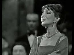 carmen l'amour est un oiseau rebelle que nul ne peut apprivoiser, et c'est bien in vain qu'on l'appelle s'il lui convient de refuser. Maria Callas L Amour Est Un Oiseau Rebelle Habanera Carmen Bizet Youtube