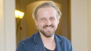 Maybe you would like to learn more about one of these? Pawel Domagala Zostal Zegarmistrzem Daniel Dyk Rozmawial Z Artysta Magazyn Rmf Fm