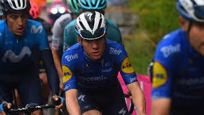 Evenepoel crashed inside the last 50 kilometre hitting a bridge. Nu1bv3mqyidpym