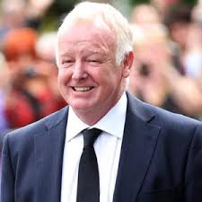 He was previously married to amanda holden and lynne heseltine. Les Dennis Bio Amanda Holden Wife Children Net Worth Death