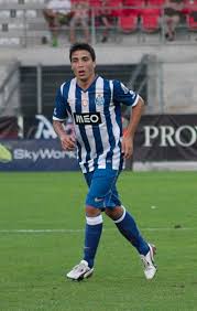 Josue Pesqueira Wikipedia