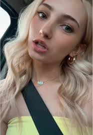 Danielle Hopper's Instagram, Twitter & Facebook