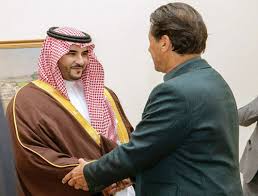 الصحابي الجليل خالد بن الوليد سيف الله المسلول على المشركين ، وقائد المجاهدين وقد اتفقت الروايات التاريخية على قدر مشترك ، فيه أن مالك بن نويرة قتله بعض جند خالد. Ø§Ù„Ø£Ù…ÙŠØ± Ø®Ø§Ù„Ø¯ Ø¨Ù† Ø³Ù„Ù…Ø§Ù† ÙŠØ¨Ø­Ø« ÙÙŠ Ø¨Ø§ÙƒØ³ØªØ§Ù† ØªØ¹Ø²ÙŠØ² Ø§Ù„ØªØ¹Ø§ÙˆÙ† Ø§Ù„Ø¹Ø³ÙƒØ±ÙŠ
