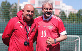 Филипп киркоров and maruv — komilfo (2021). Kirkorov Nazval Chestyu Vozmozhnost Ispolnit Gimn Pered Matchem Rossii Futbol Rbk Sport