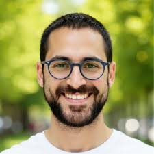 Çok gurur verici bir haber. ING Türkiye'de bir çok başarının mimarı olan  Yücel, şimdi ING'nin perakende bankacılık operasyonlarına liderlik edecek.  Dostuma başarılar…