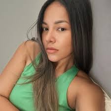 Shien Lee's Instagram, Twitter & Facebook