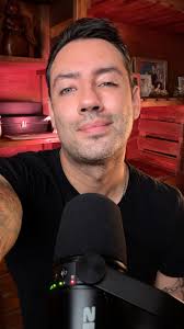 Las mujeres más hermosas... son aquellas con un toque de locura. ❤️