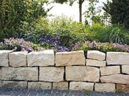 Die meisten produkte für teich und garten werden von naturagart. Trockenmauern Selber Bauen 4 Einfache Ideen Garten Landschaftsbau Natursteine Garten Garten