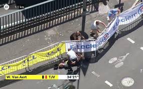 Sarah de bie, vrouw van wout van aert, geschokt na wat haar overkomt met baby georges. Wout Van Aert Het Eerste Halfuur Na Die Val Was Angstaanjagend Wielrennen Ad Nl