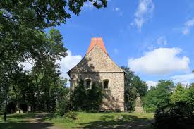Die tagespflege ist eine einrichtung für ältere und. Datei Leipzig Thekla Friedhof Leipzig Thekla Kirche Hohen Thekla 05 Ies Jpg Wikipedia