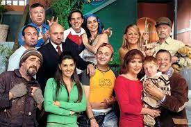 Elyfer torres (enemigo íntimo 2), mark tacher (la reina del sur 2), loreto peralta (la casa de las flores 3) y guerra de vecinos, aunque ya llevan días grabando apenas ayer estuvieron algunos actores haciéndolo en locaciones. Vecinos 2021 Ellos Tendran Una Participacion En Las Nuevas Temporadas