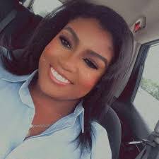 Mimi France's Instagram, Twitter & Facebook